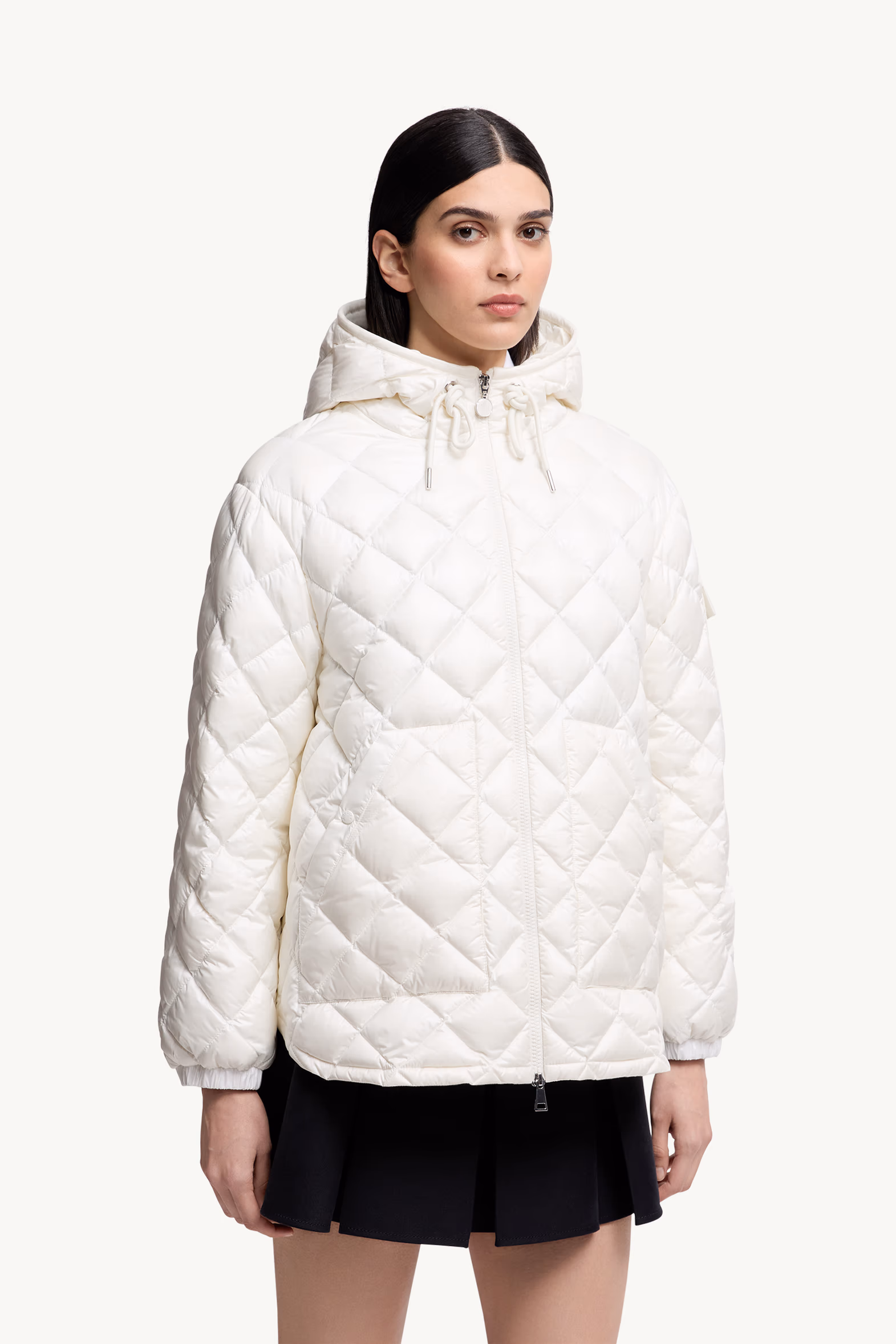 Plumífero corto con capucha y acolchado de rombos Mujer Blanco Moncler 3